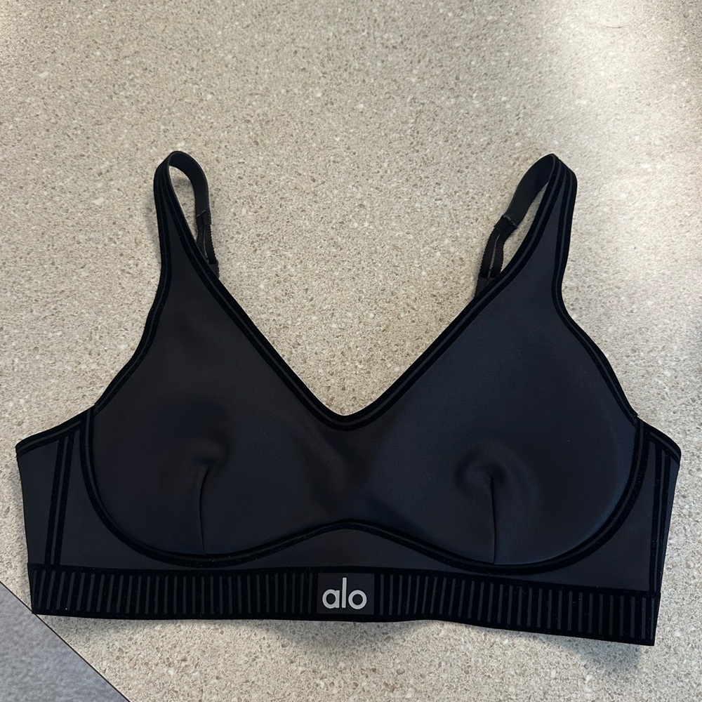 Alo Airlift Line Up Bra